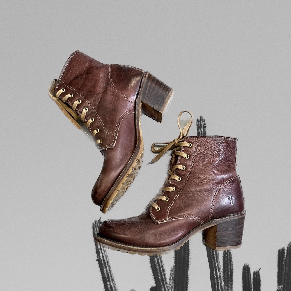 Frye 6G Sabrina boot